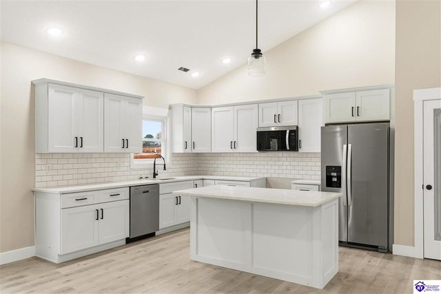 68 Betty Boyd Lane, Brandenburg, KY 40108