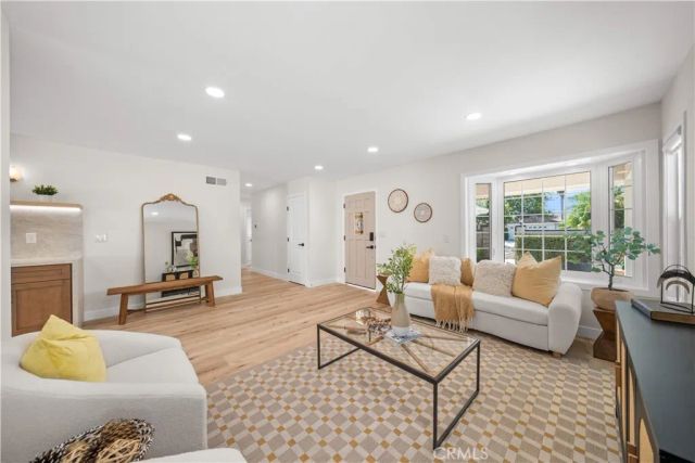 14592 Highcrest Cir., Irvine, CA 92604