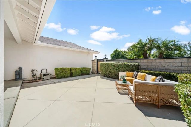 14592 Highcrest Cir., Irvine, CA 92604