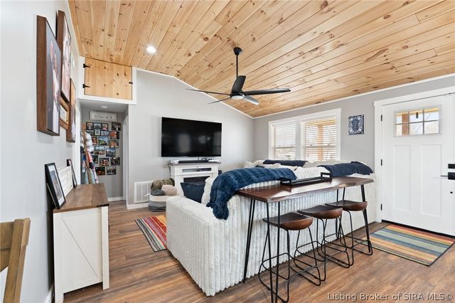 102 Melanie Lane, Charlestown, IN 47111