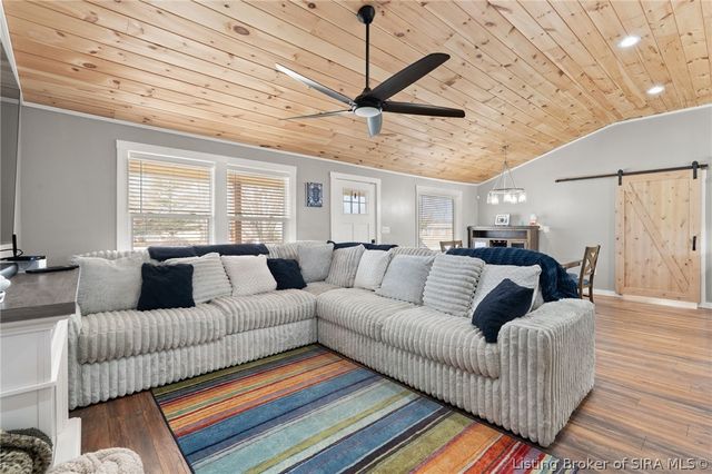 102 Melanie Lane, Charlestown, IN 47111