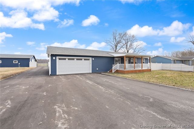 102 Melanie Lane, Charlestown, IN 47111