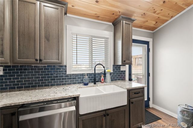 102 Melanie Lane, Charlestown, IN 47111