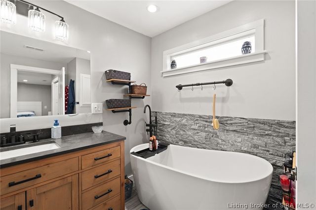 102 Melanie Lane, Charlestown, IN 47111