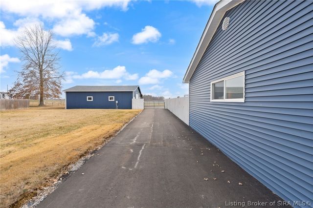 102 Melanie Lane, Charlestown, IN 47111