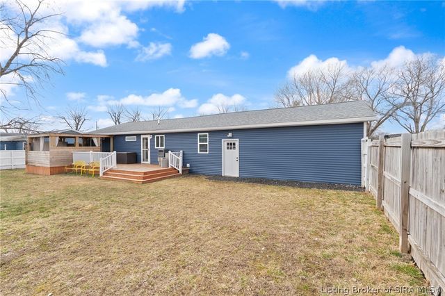 102 Melanie Lane, Charlestown, IN 47111