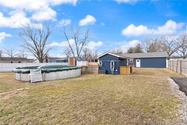 102 Melanie Lane, Charlestown, IN 47111