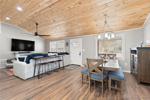 102 Melanie Lane, Charlestown, IN 47111