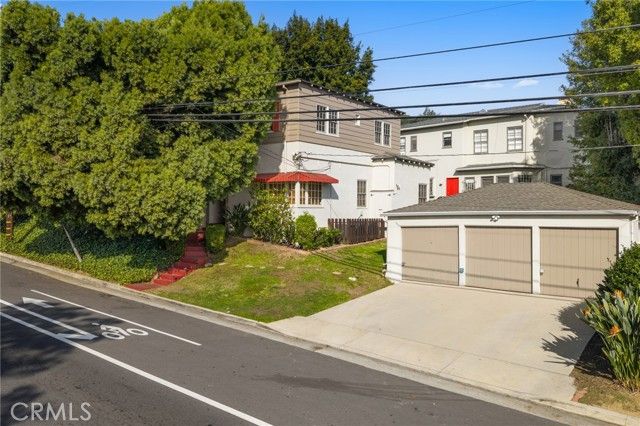 3136 Griffith Park Boulevard, Los Angeles, CA 90027