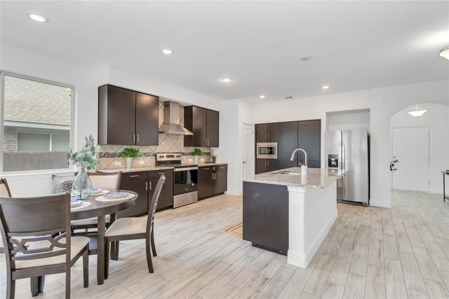 813 Woodson Way, Fort Worth, TX 76036