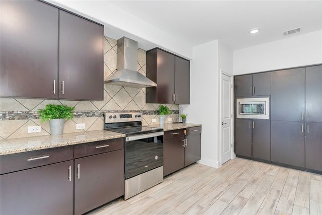 813 Woodson Way, Fort Worth, TX 76036