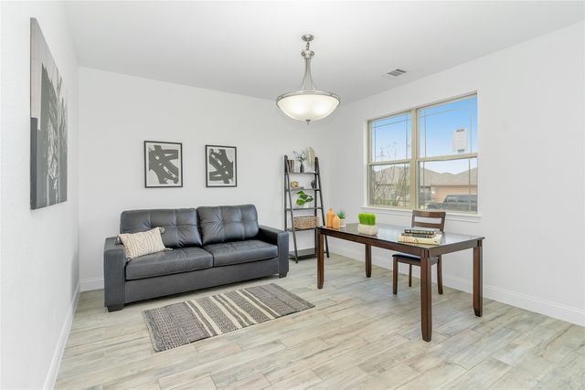 813 Woodson Way, Fort Worth, TX 76036
