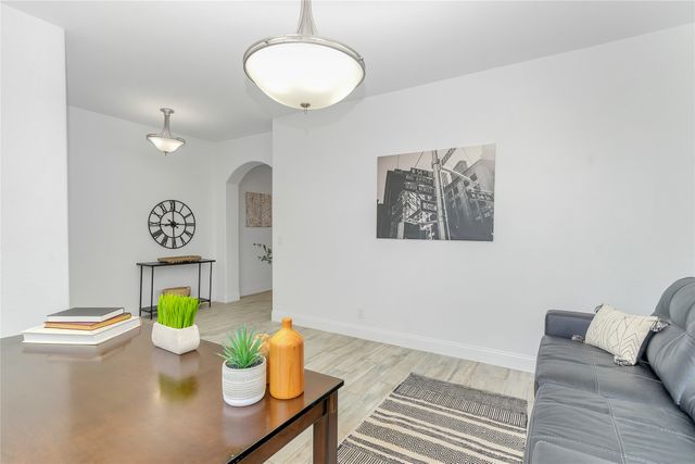813 Woodson Way, Fort Worth, TX 76036