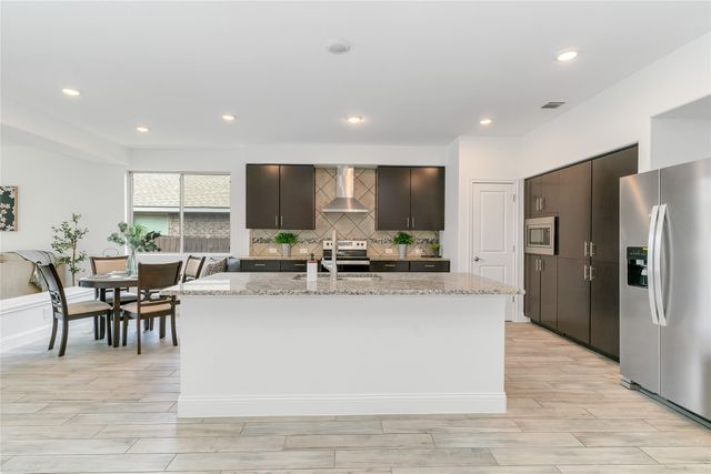 813 Woodson Way, Fort Worth, TX 76036