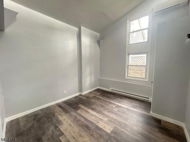 38 W River Styx Rd, Hopatcong Boro, NJ 07843