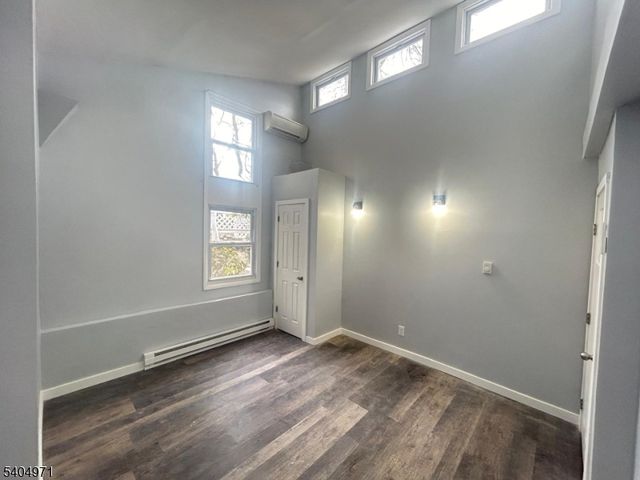 38 W River Styx Rd, Hopatcong Boro, NJ 07843