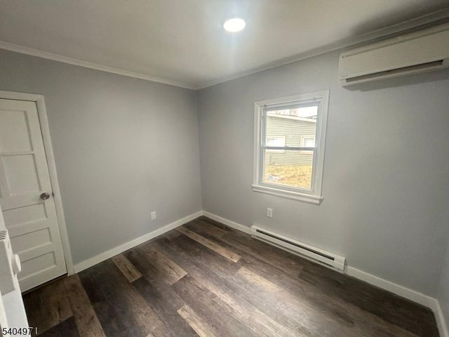 38 W River Styx Rd, Hopatcong Boro, NJ 07843