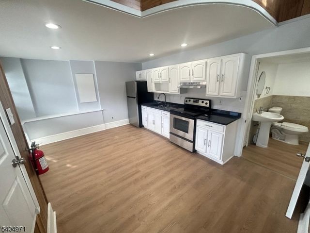 38 W River Styx Rd, Hopatcong Boro, NJ 07843