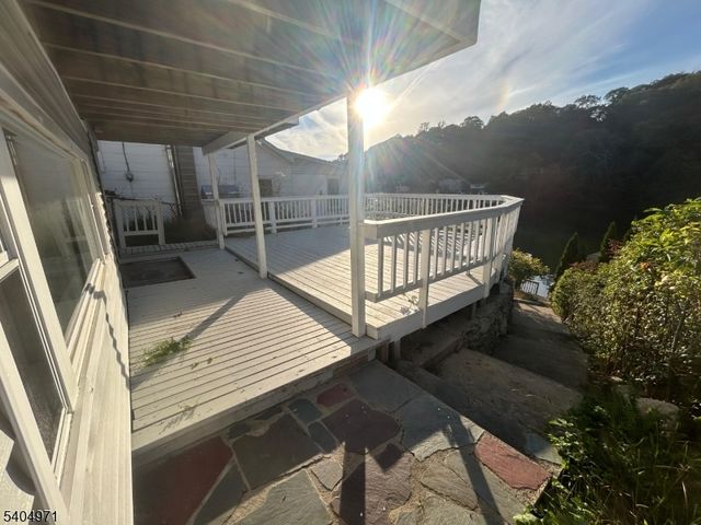 38 W River Styx Rd, Hopatcong Boro, NJ 07843