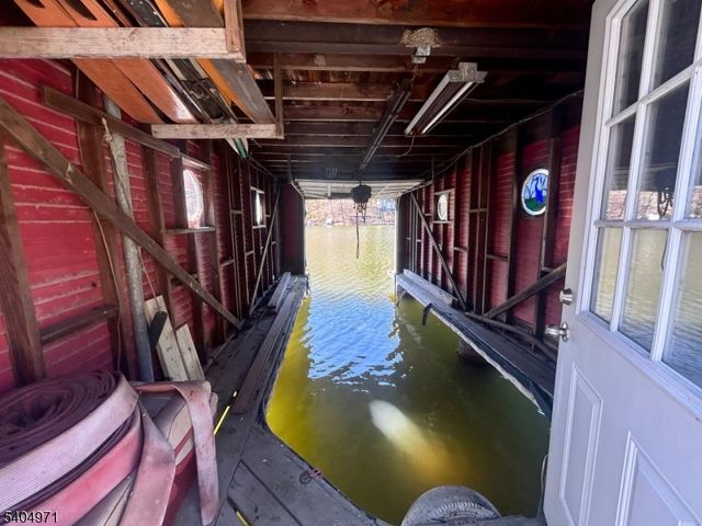 38 W River Styx Rd, Hopatcong Boro, NJ 07843