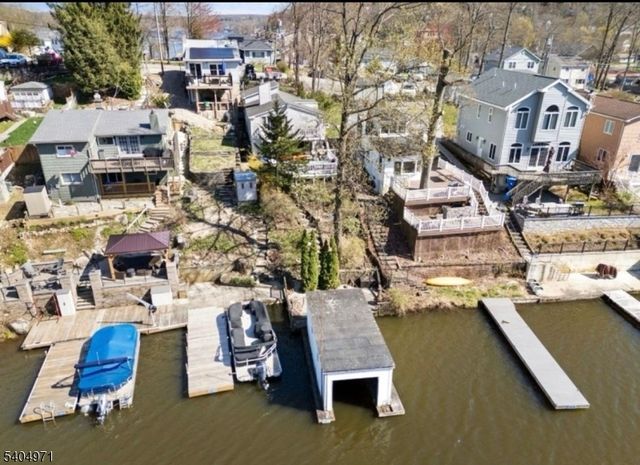 38 W River Styx Rd, Hopatcong Boro, NJ 07843