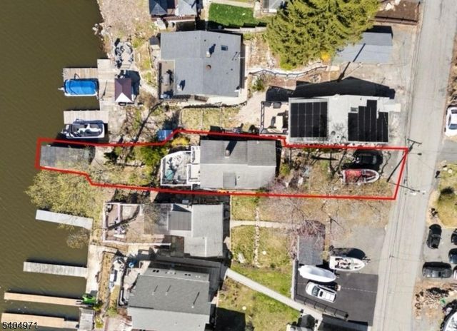 38 W River Styx Rd, Hopatcong Boro, NJ 07843