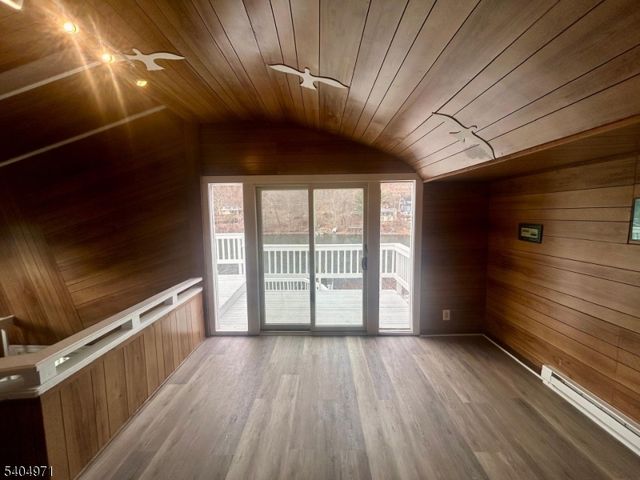 38 W River Styx Rd, Hopatcong Boro, NJ 07843