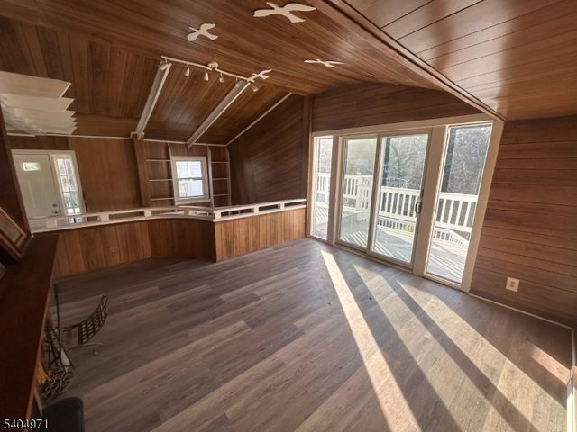 38 W River Styx Rd, Hopatcong Boro, NJ 07843