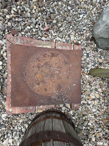 390 S JEFFERSON Street, Roseville, IL 61473