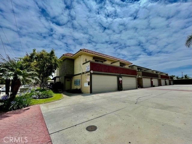 17181 ELM Street A, Huntington Beach, CA 92647