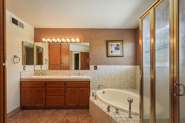 325 Lancaster Dr, Stockton, CA 95207