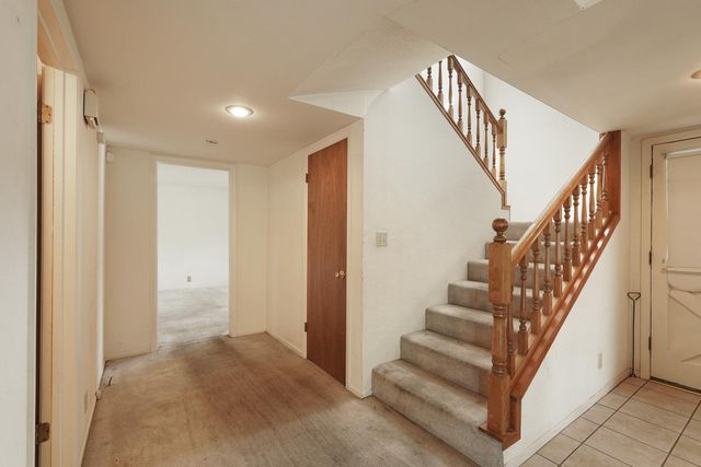 325 Lancaster Dr, Stockton, CA 95207