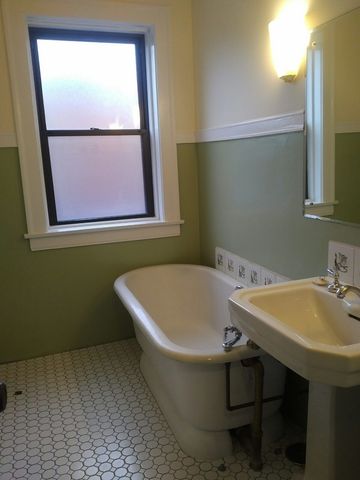 824 W Gunnison Street, Chicago, IL 60640