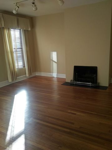 824 W Gunnison Street, Chicago, IL 60640