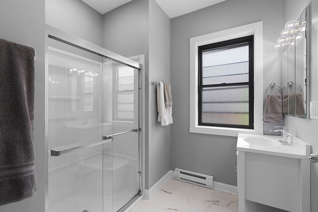 824 W Gunnison Street, Chicago, IL 60640