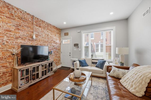 2513 S CLARION ST, Philadelphia, PA 19148