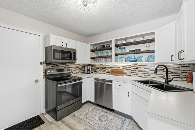 1048 Leroux Road 15, Muskegon, MI 49441