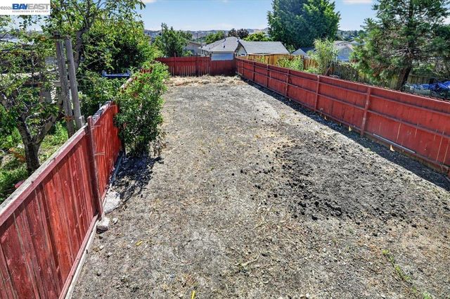 111 Garretson Ave, Rodeo, CA 94572