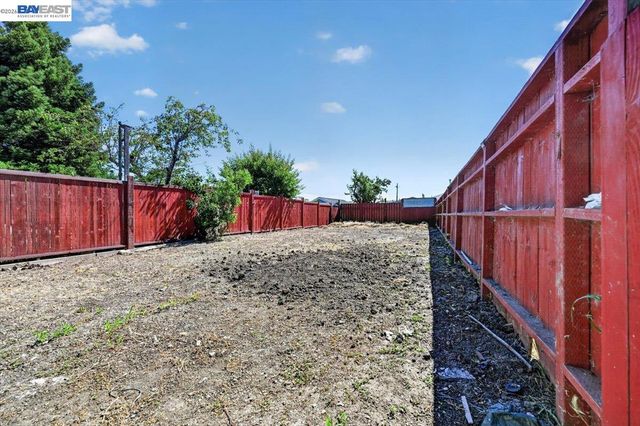 111 Garretson Ave, Rodeo, CA 94572
