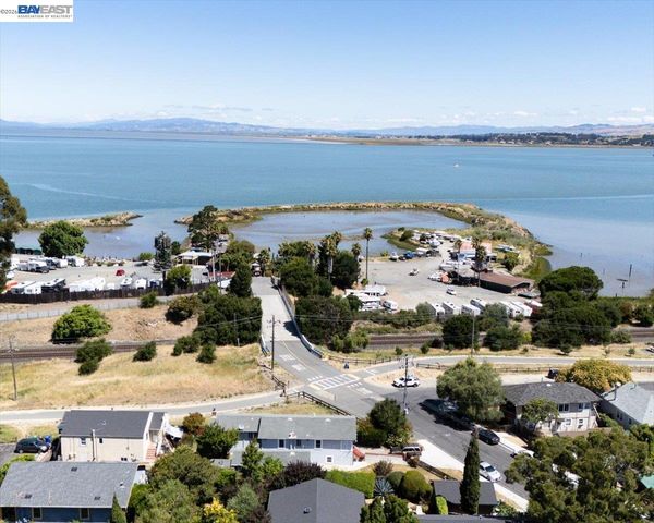 111 Garretson Ave, Rodeo, CA 94572