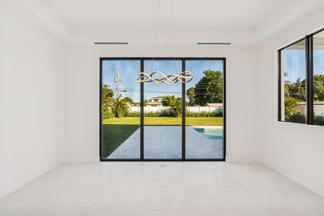 261 NW 8th Street, Boca Raton, FL 33432