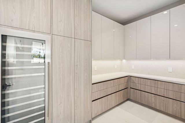 261 NW 8th Street, Boca Raton, FL 33432