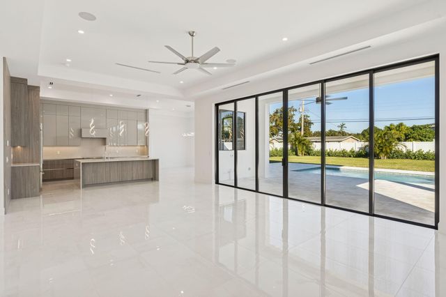 261 NW 8th Street, Boca Raton, FL 33432