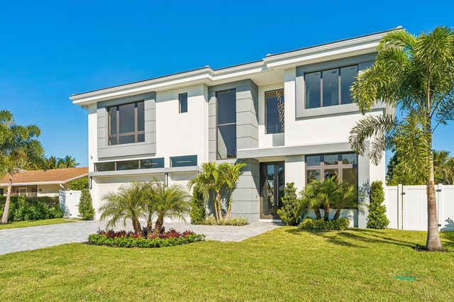 261 NW 8th Street, Boca Raton, FL 33432