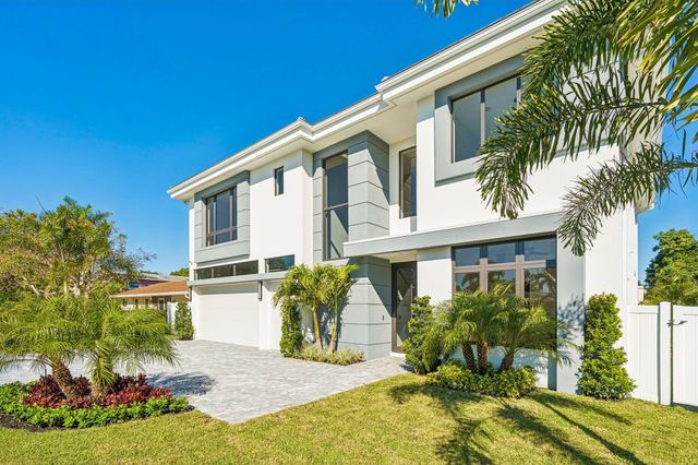 261 NW 8th Street, Boca Raton, FL 33432