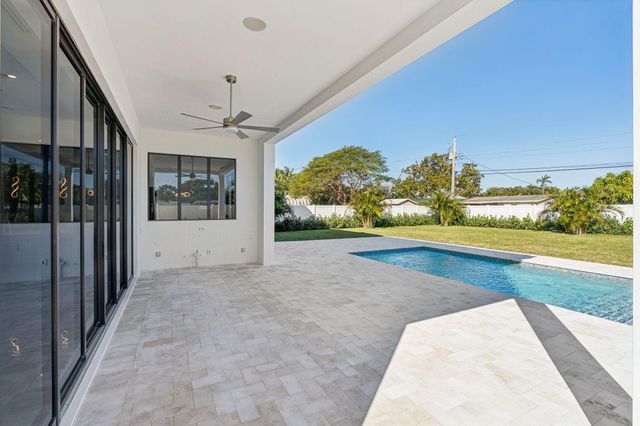 261 NW 8th Street, Boca Raton, FL 33432