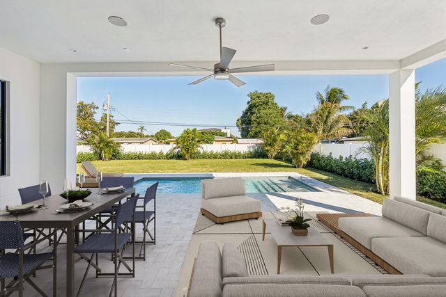 261 NW 8th Street, Boca Raton, FL 33432