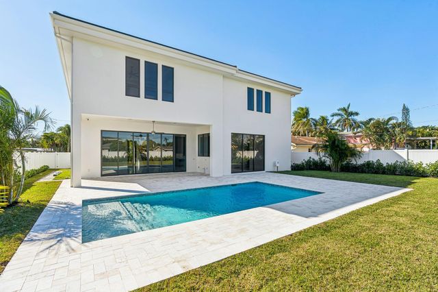 261 NW 8th Street, Boca Raton, FL 33432