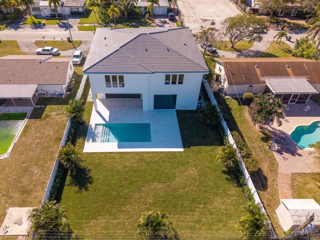 261 NW 8th Street, Boca Raton, FL 33432