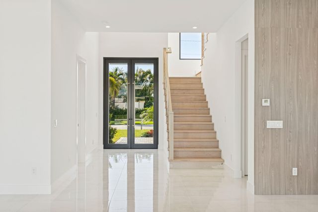 261 NW 8th Street, Boca Raton, FL 33432